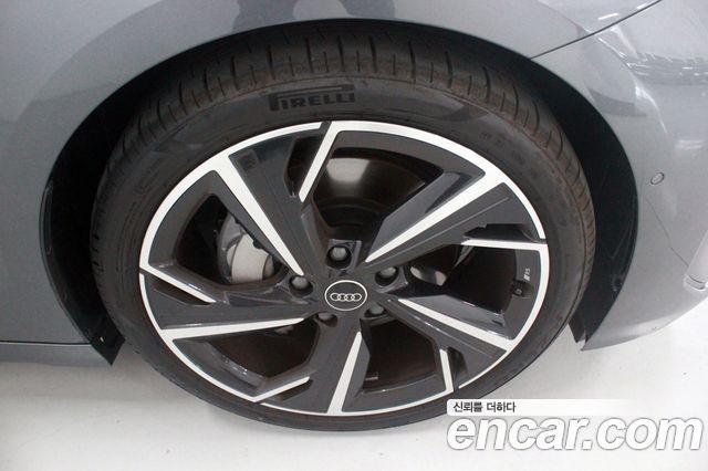 Audi A6 e-tron Performance S line 2025 — фото 5