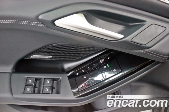 Audi A6 e-tron Performance S line 2025 — фото 15