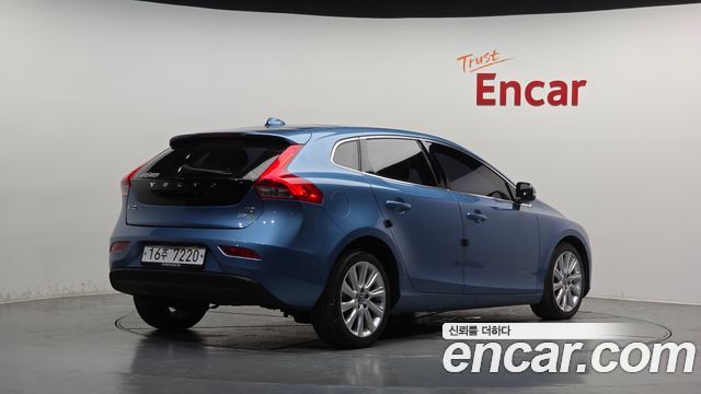 Volvo V40 D2 2nd 2015 — фото 2