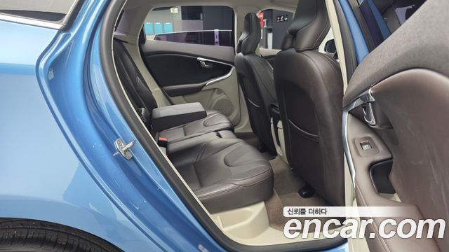 Volvo V40 D2 2nd 2015 — фото 12