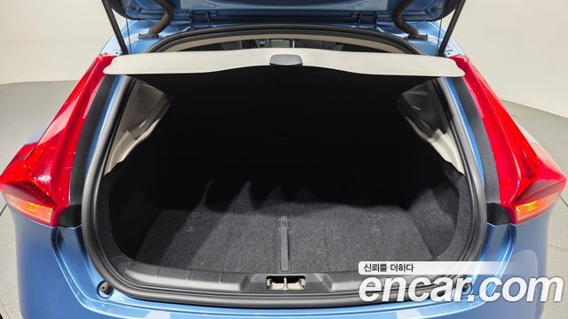 Volvo V40 D2 2nd 2015 — фото 20