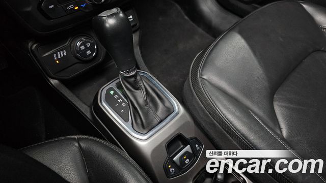 Jeep Renegade 2.0 Diesel Limited AWD 2018 — фото 9