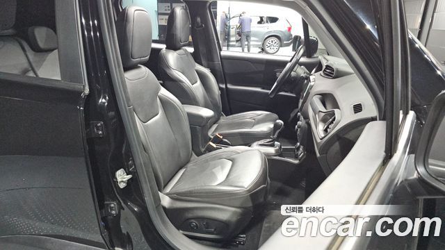Jeep Renegade 2.0 Diesel Limited AWD 2018 — фото 12