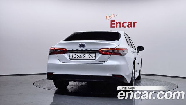 Toyota Camry (XV70) 2.5 LE Hybrid 2024 — фото 4