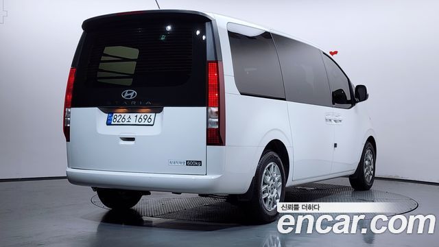 Hyundai Staria HEV 1.6 Cargo 5-Seater Modern 2025 — фото 2