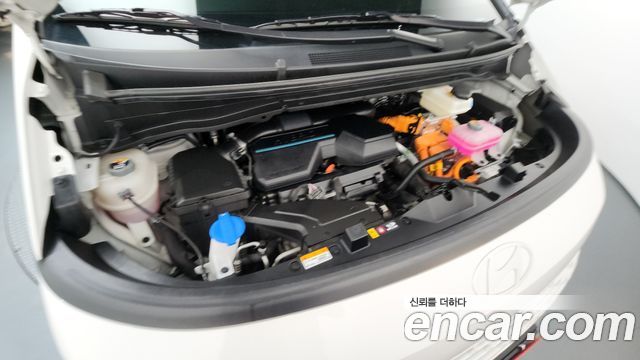 Hyundai Staria HEV 1.6 Cargo 5-Seater Modern 2025 — фото 6