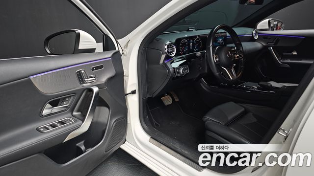 Mercedes-Benz A-Class (W177) A220 Hatchback 2023 — фото 11