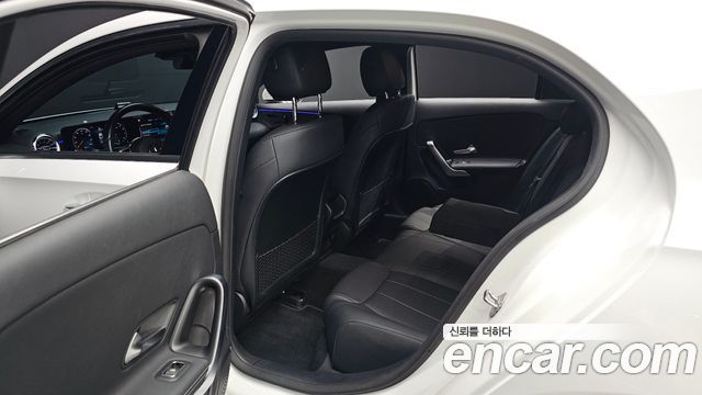 Mercedes-Benz A-Class (W177) A220 Hatchback 2023 — фото 12