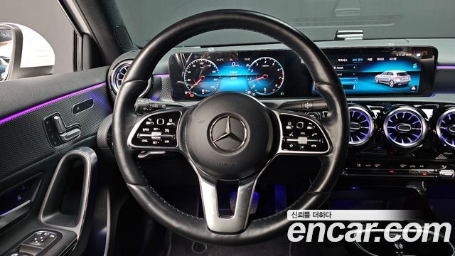 Mercedes-Benz A-Class (W177) A220 Hatchback 2023 — фото 13