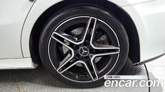 Mercedes-Benz A-Class (W177) AMG A35 4MATIC Sedan 2021 — фото 21