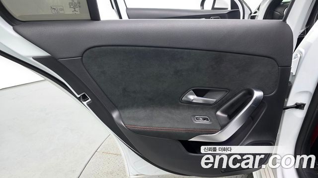 Mercedes-Benz A-Class (W177) AMG A35 4MATIC Sedan 2021 — фото 25