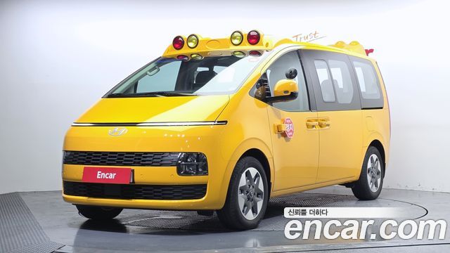 Hyundai Staria HEV 1.6T Kinder Safety Car 11-Seater 2026 — фото 1