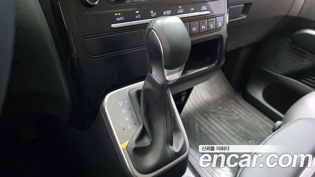 Hyundai Staria HEV 1.6T Kinder Safety Car 11-Seater 2026 — фото 9