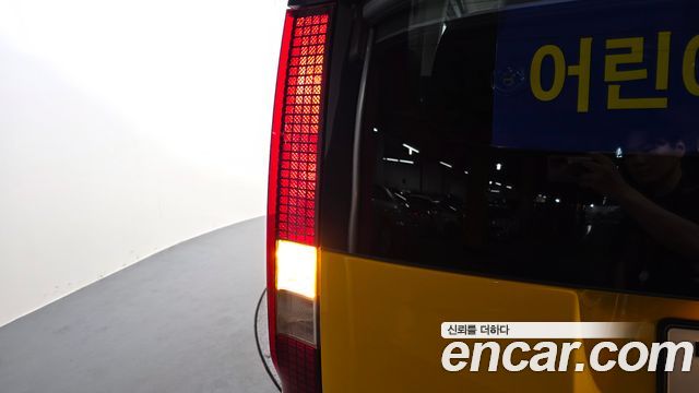 Hyundai Staria HEV 1.6T Kinder Safety Car 11-Seater 2026 — фото 23