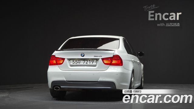 BMW 3 Series (E90) 320i Sedan M Sports 2011 — фото 4