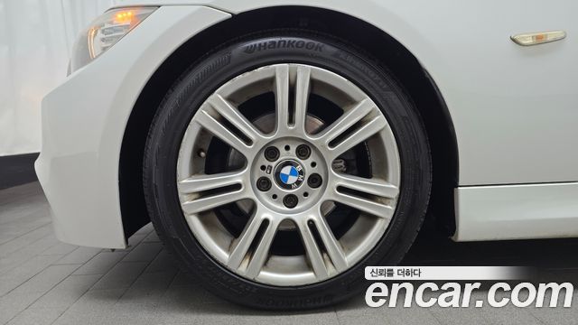 BMW 3 Series (E90) 320i Sedan M Sports 2011 — фото 5
