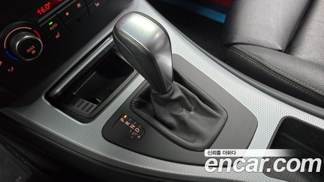 BMW 3 Series (E90) 320i Sedan M Sports 2011 — фото 9