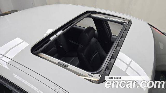 BMW 3 Series (E90) 320i Sedan M Sports 2011 — фото 17