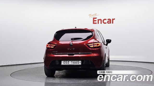 Renault Korea Clio Intens Panoramic 2019 — фото 4