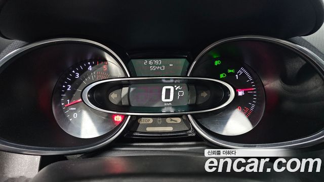Renault Korea Clio Intens Panoramic 2019 — фото 8