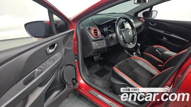 Renault Korea Clio Intens Panoramic 2019 — фото 10