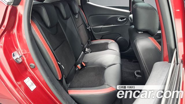 Renault Korea Clio Intens Panoramic 2019 — фото 11