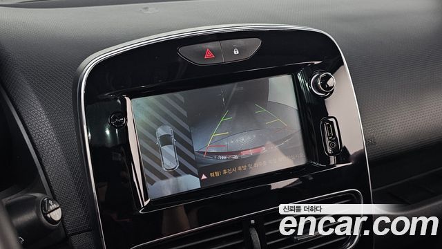 Renault Korea Clio Intens Panoramic 2019 — фото 15