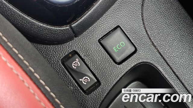 Renault Korea Clio Intens Panoramic 2019 — фото 16