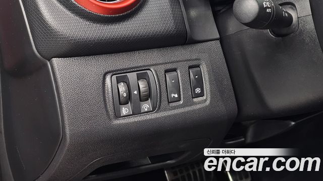 Renault Korea Clio Intens Panoramic 2019 — фото 17