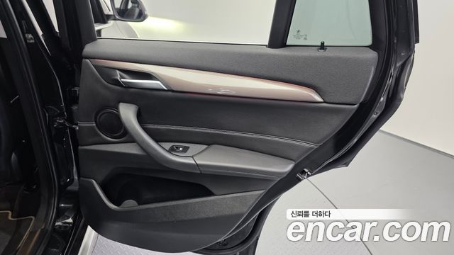 BMW X1 (F48) xDrive 20i xLine 2021 — фото 25