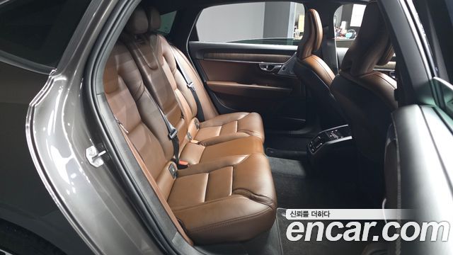 Volvo S90 B6 AWD Inscription 2022 — фото 12