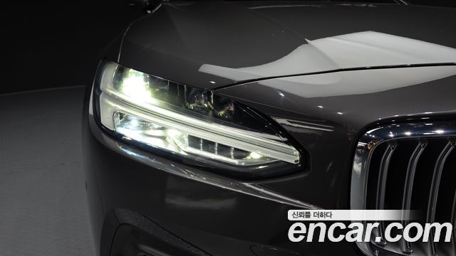 Volvo S90 B6 AWD Inscription 2022 — фото 22