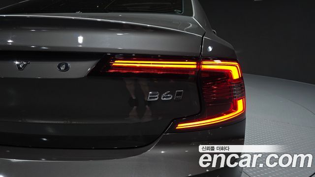 Volvo S90 B6 AWD Inscription 2022 — фото 23
