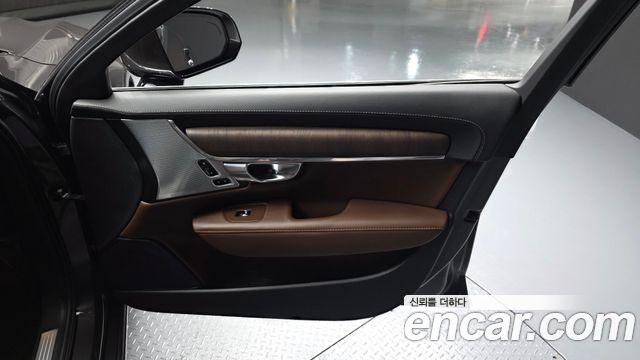 Volvo S90 B6 AWD Inscription 2022 — фото 24