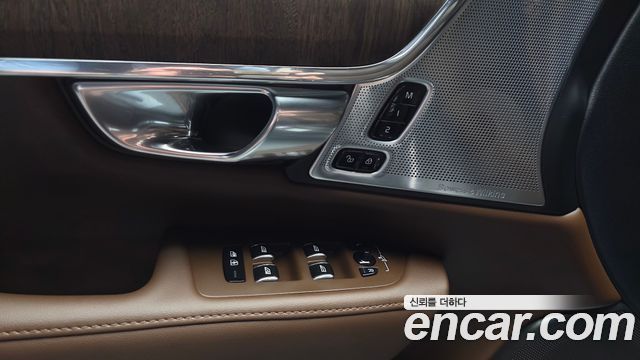 Volvo S90 B6 AWD Inscription 2022 — фото 32