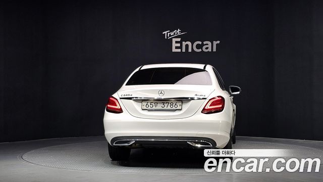 Mercedes-Benz C-Class (W205) C220 d 4MATIC Exclusive 2019 — фото 4