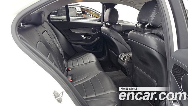 Mercedes-Benz C-Class (W205) C220 d 4MATIC Exclusive 2019 — фото 16