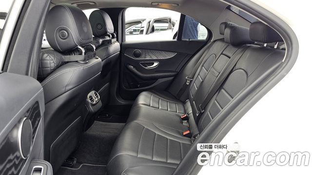 Mercedes-Benz C-Class (W205) C220 d 4MATIC Exclusive 2019 — фото 32