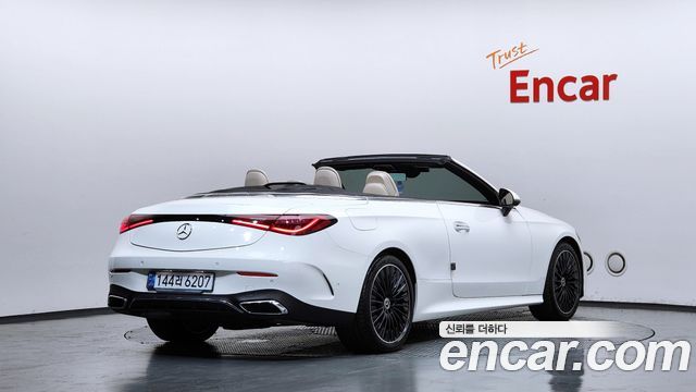 Mercedes-Benz CLE-Class (C236) CLE200 Cabriolet 2024 — фото 3