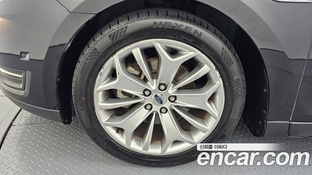 Ford Taurus 2.0 Limited EcoBoost 6th 2016 — фото 5