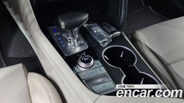 Genesis G70 Shooting Brake Gasoline 2.0T 2WD 2023 — фото 9
