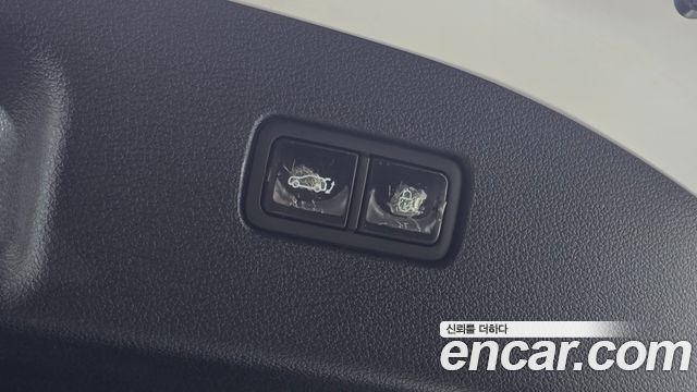 Genesis G70 Shooting Brake Gasoline 2.0T 2WD 2023 — фото 31