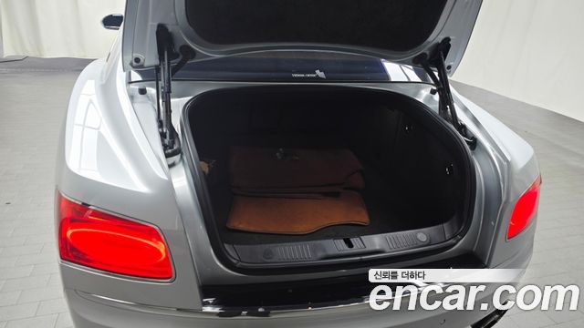 Bentley Flying Spur (II) 4.0 2015 — фото 17