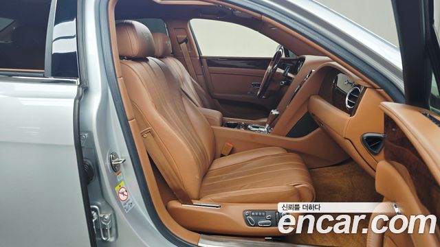 Bentley Flying Spur (II) 4.0 2015 — фото 26