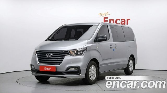 Hyundai Grand Starex Van 5-Seater Modern