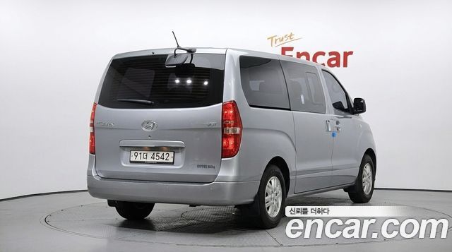 Hyundai Grand Starex Van 5-Seater Modern 2021 — фото 2