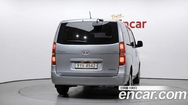 Hyundai Grand Starex Van 5-Seater Modern 2021 — фото 4