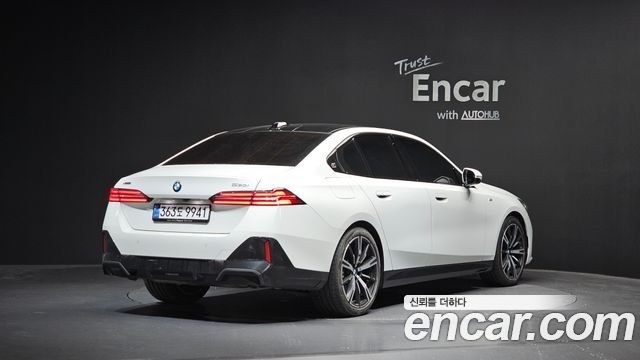 BMW 5 Series (G60) 530i xDrive M Sport 2025 — фото 2