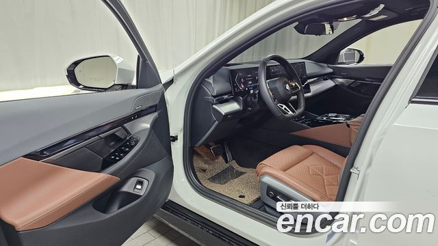 BMW 5 Series (G60) 530i xDrive M Sport 2025 — фото 10