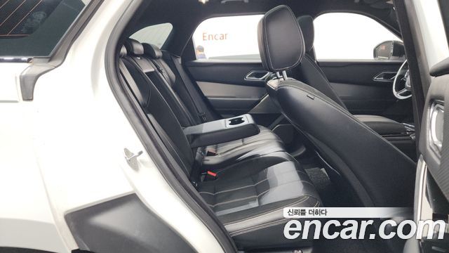 Land Rover Range Rover Velar 3.0 P380 R-Dynamic SE 2018 — фото 11